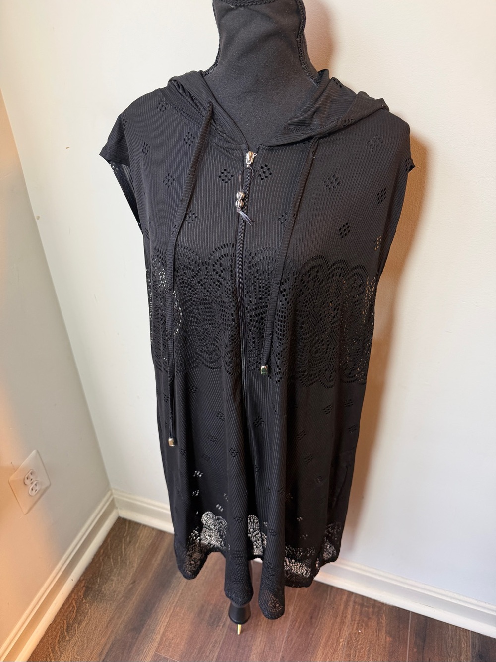 Ellen Weaver Black Hooded Crochet Lace Tunic Top Plus Size 4X Zip Front